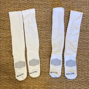 NWOT Tecovas Men’s White Over the Calf Boot Socks (2 pair)